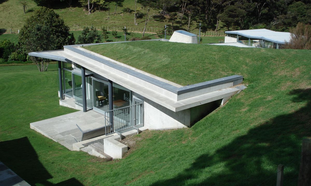Green Roof on architecturally designed Northland Home